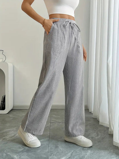 Alina – Pantalón Elegante a Rayas con Bolsillos